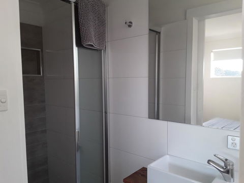 Narooma Golfers Lodge - Mackay Tourism 7