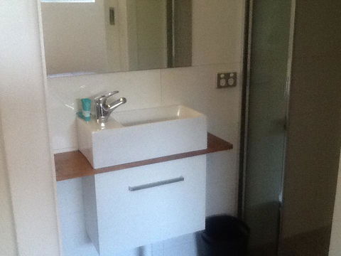 Narooma Golfers Lodge - Mackay Tourism 30