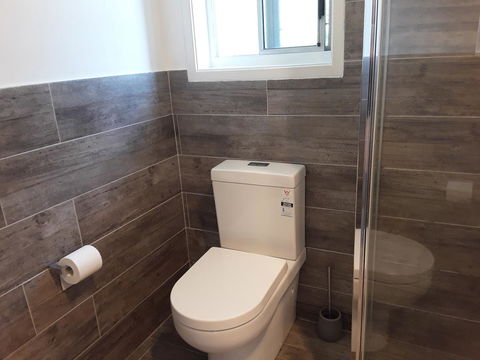 Narooma Golfers Lodge - Mackay Tourism 12