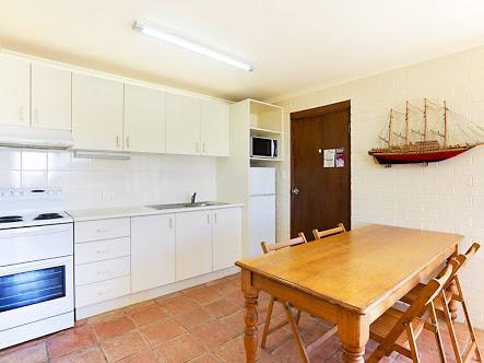 Narooma Golfers Lodge - Mackay Tourism 31