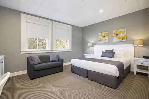 CH Boutique Hotel & Apartments, Ascend Hotel Collection - Mackay Tourism 19