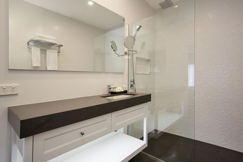 CH Boutique Hotel & Apartments, Ascend Hotel Collection - Mackay Tourism 10