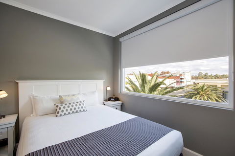 CH Boutique Hotel & Apartments, Ascend Hotel Collection - Mackay Tourism 26