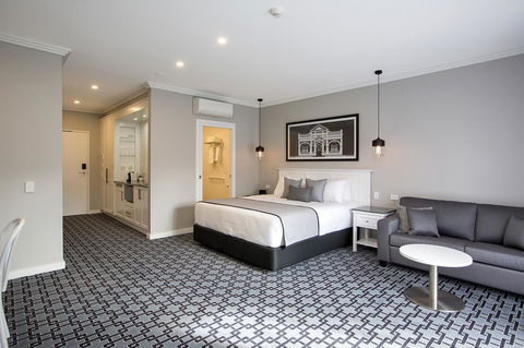 CH Boutique Hotel & Apartments, Ascend Hotel Collection - Mackay Tourism 0