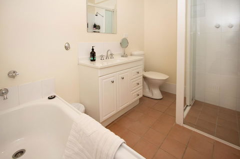 Stay In Mudgee The Grove, The Church, And Premium Private Homestead - Mackay Tourism 16