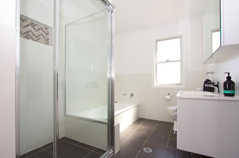Stay In Mudgee The Grove, The Church, And Premium Private Homestead - Mackay Tourism 4