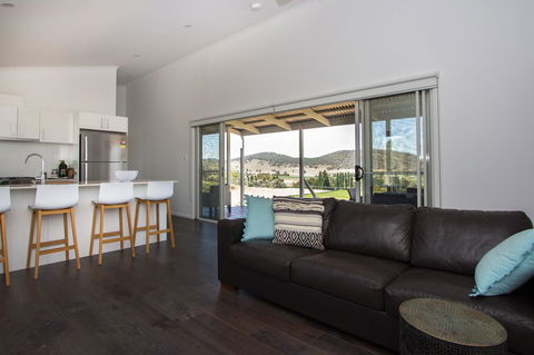 Stay In Mudgee The Grove, The Church, And Premium Private Homestead - Mackay Tourism 9
