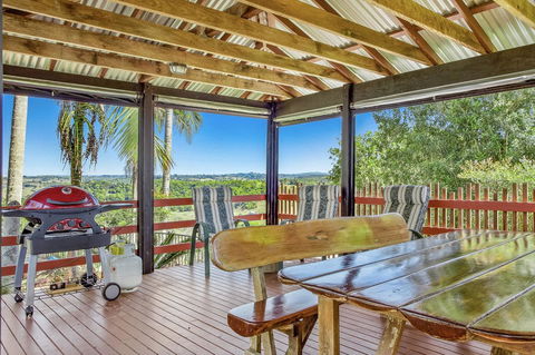 Byron Hinterland Villas - Mackay Tourism 1