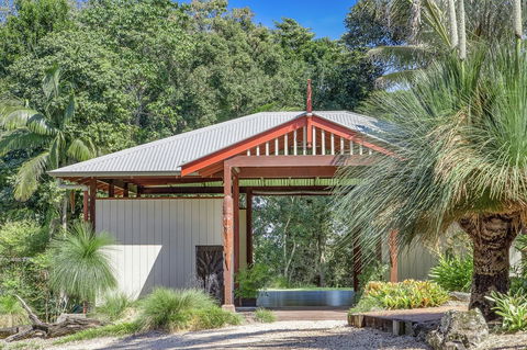 Byron Hinterland Villas - Mackay Tourism 5