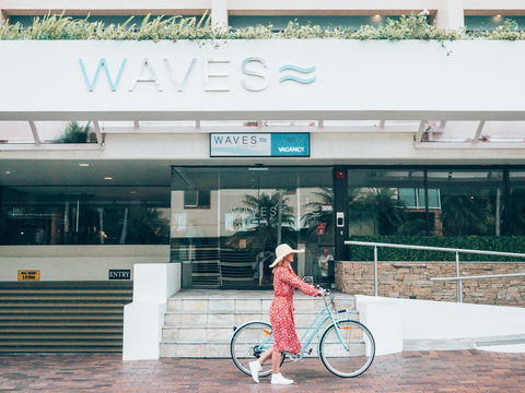 Waves Byron Bay - Mackay Tourism 0