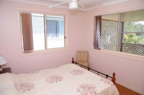 Bellhaven 2, 17 Willow Street - Mackay Tourism 3