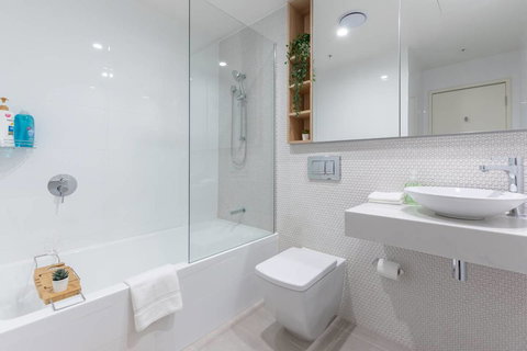 Japanese Style Waterfront Apt Wt Rooftop Pool - Mackay Tourism 20