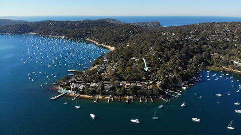 Refuge Cove On Pittwater - Mackay Tourism 1