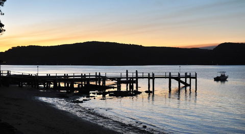 Refuge Cove On Pittwater - Mackay Tourism 13