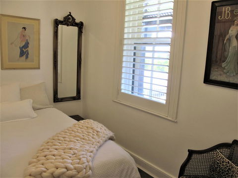Apple Tree Cottage - Mackay Tourism 9