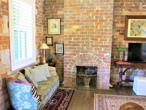 Apple Tree Cottage - Mackay Tourism 14