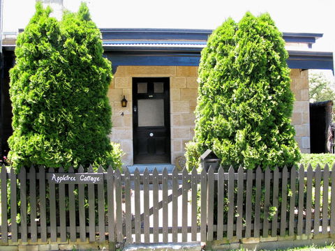 Apple Tree Cottage - Mackay Tourism 32