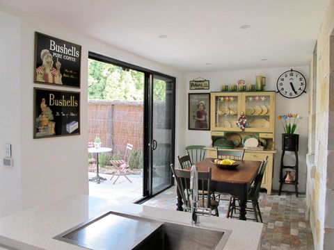 Apple Tree Cottage - Mackay Tourism 7