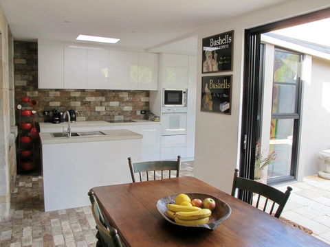 Apple Tree Cottage - Mackay Tourism 4