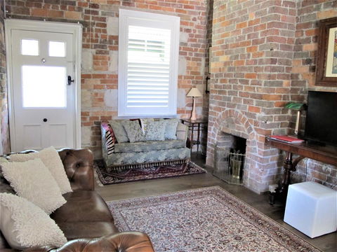 Apple Tree Cottage - Mackay Tourism 13