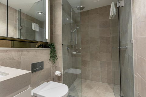High Rise Apt In Heart Of Sydney Wt Harbour View - Mackay Tourism 2