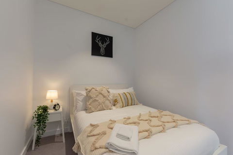 High Rise Apt In Heart Of Sydney Wt Harbour View - Mackay Tourism 21