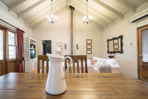 Thistle Hill Guesthouse - Walk To Many Wineries And Restaurants - Mackay Tourism 30