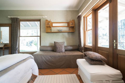 Thistle Hill Guesthouse - Walk To Many Wineries And Restaurants - Mackay Tourism 39