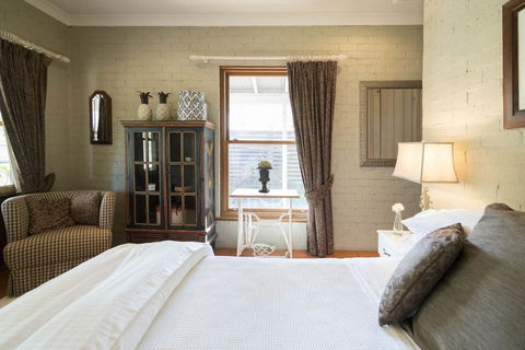 Thistle Hill Guesthouse - Walk To Many Wineries And Restaurants - Mackay Tourism 26