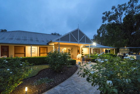 Thistle Hill Guesthouse - Walk To Many Wineries And Restaurants - Mackay Tourism 0