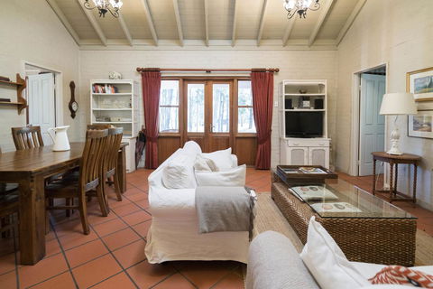 Thistle Hill Guesthouse - Walk To Many Wineries And Restaurants - Mackay Tourism 33