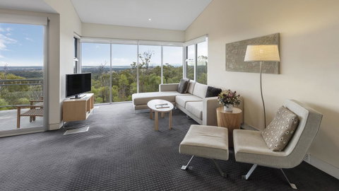 Oaks Cypress Lakes Resort - Mackay Tourism 2