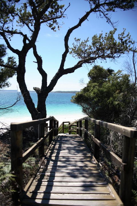 Huskisson Holiday Motel Cabins - Mackay Tourism 34
