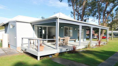 Huskisson Holiday Motel Cabins - Mackay Tourism 24