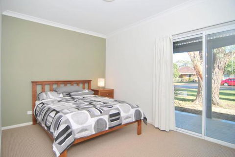 Huskisson Holiday Motel Cabins - Mackay Tourism 30