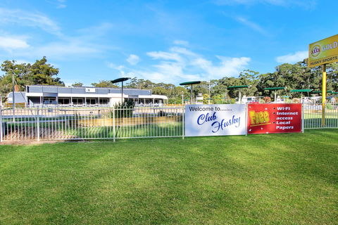 Huskisson Holiday Motel Cabins - Mackay Tourism 12