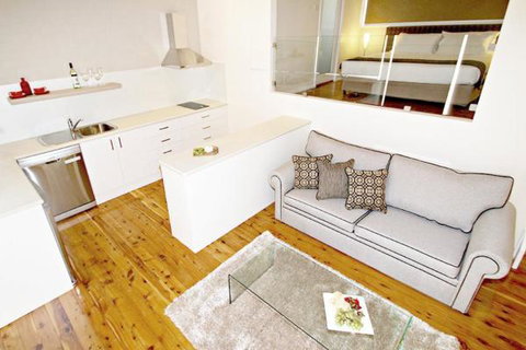 Wine Country Villas - Mackay Tourism 21
