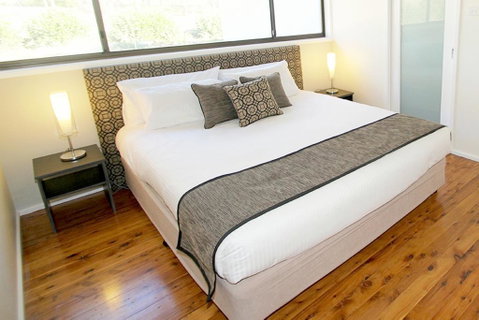 Wine Country Villas - Mackay Tourism 19
