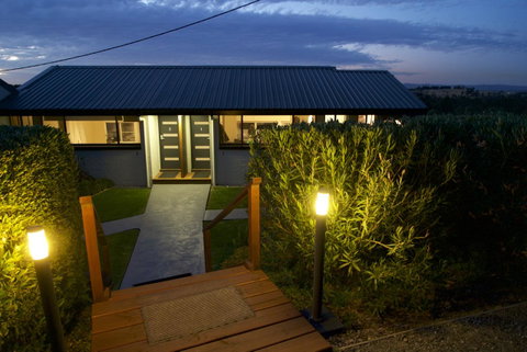 Wine Country Villas - Mackay Tourism 27