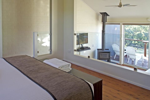 Wine Country Villas - Mackay Tourism 23