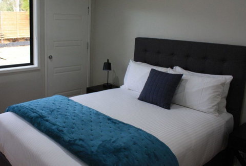 Wine Country Villas - Mackay Tourism 6