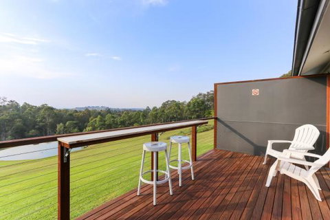 Wine Country Villas - Mackay Tourism 17