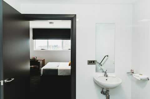 Coniston Hotel Wollongong - Mackay Tourism 27