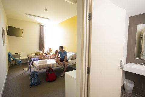 YHA Sydney Harbour - Mackay Tourism 4