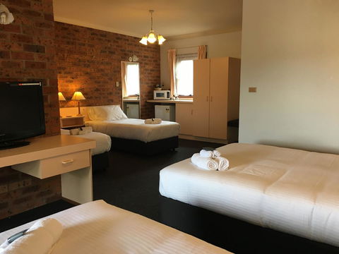 Bega Downs Motor Inn - Mackay Tourism 14