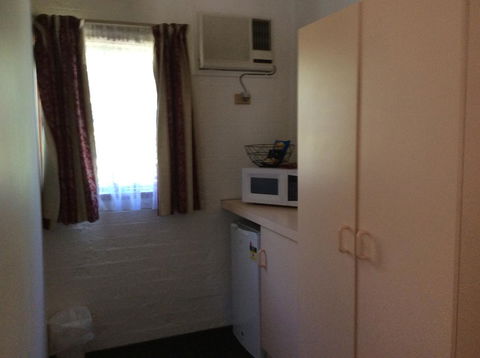 Bega Downs Motor Inn - Mackay Tourism 1