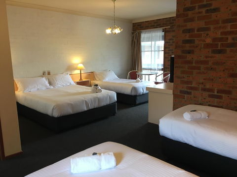 Bega Downs Motor Inn - Mackay Tourism 13