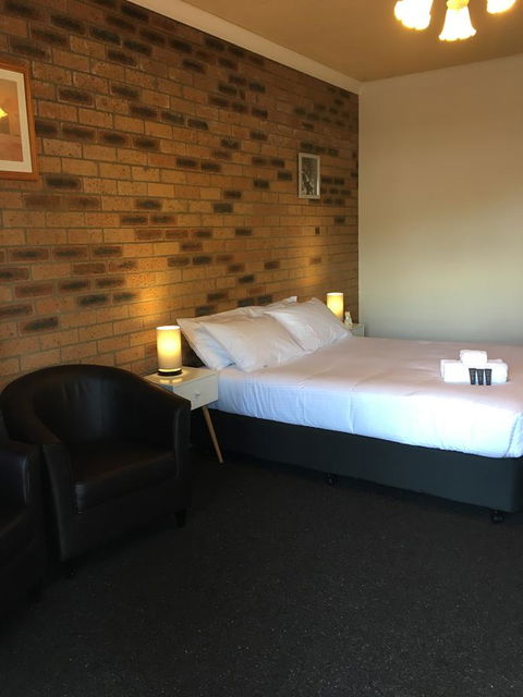 Bega Downs Motor Inn - Mackay Tourism 8
