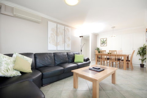 Sails Apartments - Mackay Tourism 19