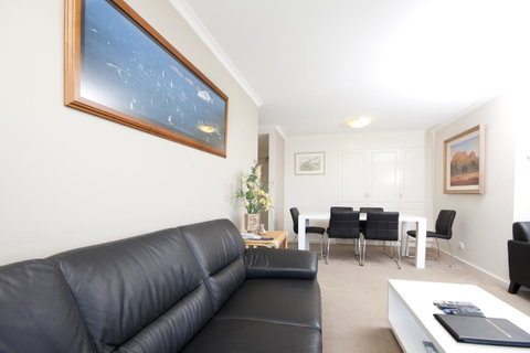 Sails Apartments - Mackay Tourism 14
